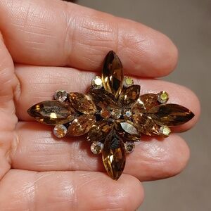 🍁Vintage Floral/ Starburst Brooch